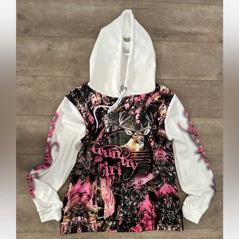 New Boutique Camo Hoodie Country Women’s GORGEOUS
Brand new, but there’s no tags